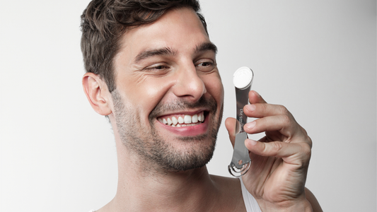 Gratte-langue : pourquoi faut-il l’utiliser pour une meilleure santé bucco-dentaire ?